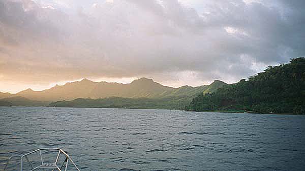 http://www.roderickrichards.com/1999/tahiti/huahine/island1.jpg